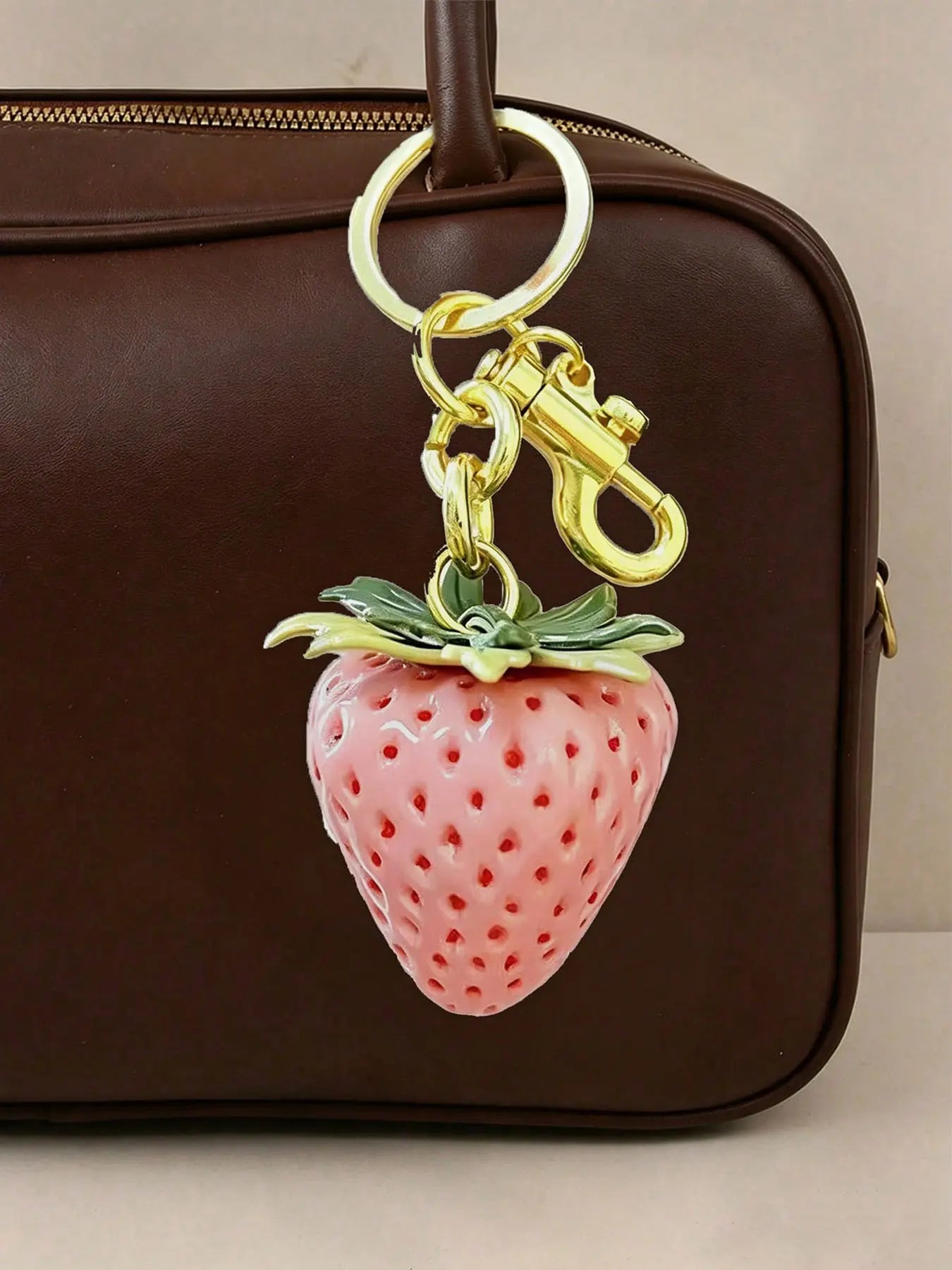 Cherry Keychain, Keychain Accessories, Girly Keychain for Bags, Women's Bag Pendant, Fashion Trend Exquisite Pendant, Women's Backpack Elegant Pendant, Suitable for Valentine's Day and Christmas Gift for Friends